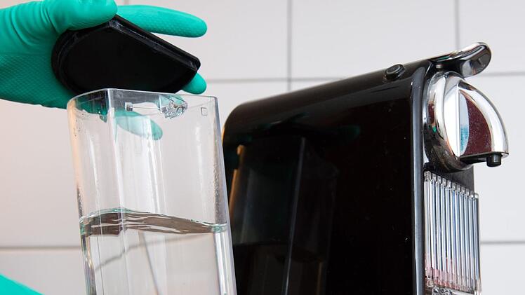 Ob Filter oder Pad: Der Kaffee ist eines der Lieblingsgetränke der Deutschen. Doch wie steht es um die Hygiene in den Kaffeemaschinen?