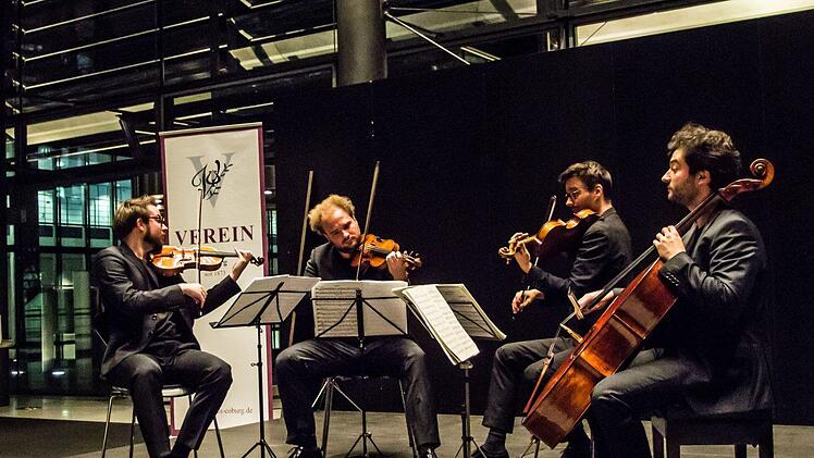 Saison-Auftakt beim Coburger "Verein": Impressionen vom Konzert des Goldmund QuartettsFoto: Jochen Berger