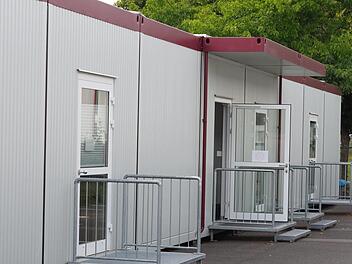 Aus solchen Container-Modulen soll die neue Sportgaststätte des 1. FC 06 Bad Kissingen bestehen. Foto: Jürgen Schmitt