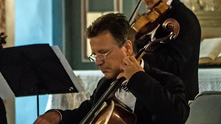 Die Kammerphilharmonie Köln präsentierte beim Konzert in der Coburger Schlosskirche ein populäres Programm von Vivaldi bis Offenbach.Foto: Jochen Berger