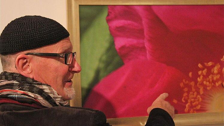 Blütenbilder: Egon Schlott präsentierte Fotografien. Foto: Gerd Schaar