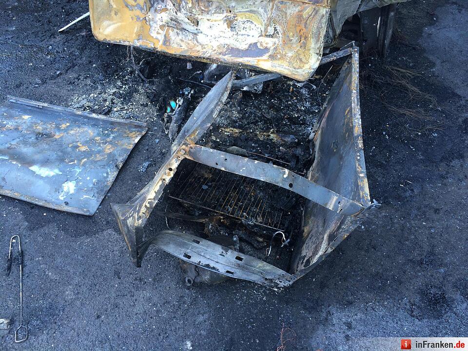 Flammeninferno nach Unfall auf der A73 bei Nürnberg