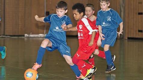 Der FSV Ziegelerden (blau) und der FC Kronach trennten sich 0:0.