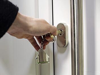 Der Schlüssel zu den eigenen vier Wänden bleibt für viele ein Wunschtraum. Foto: Pester-Institut