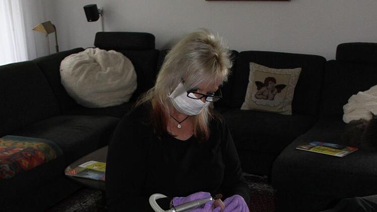 Andrea Deising arbeitet als mobile Fußpflegerin. Foto: Carmen Schwind