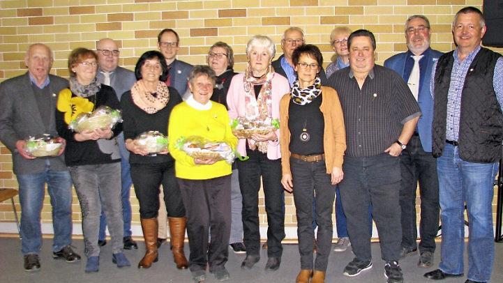 Für 40- und 50-jährige Mitgliedschaft wurden diese Frauen und Männer geehrt.
