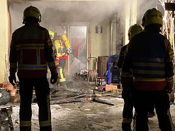 Feuerwehr wird zum Brand eines Einfamilienhauses alarmiert