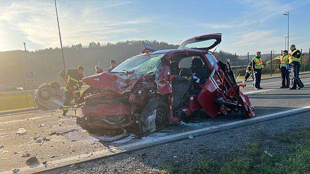 Autofahrer nach Frontalzusammensto&szlig; auf der B13 verstorben
