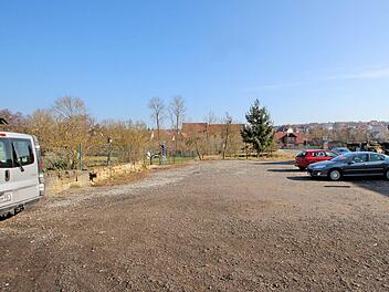 Zum Dorfplatz soll diese freie Fläche an der Ludwigstraße in Poppenlauer werden.  Foto: Dieter Britz