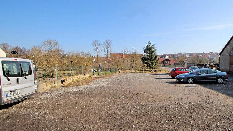 Zum Dorfplatz soll diese freie Fläche an der Ludwigstraße in Poppenlauer werden.  Foto: Dieter Britz