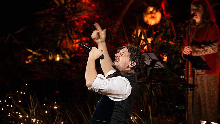 Ein kleiner Fauxpas passierte Schlager-Rapper Tream: Er ging zu fr&uuml;h auf die B&uuml;hne ...