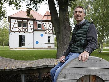 Eigentümer Georg Schütz hat mit seiner Suche nach dem "richtigen" Wirt für das alte Schleusenwärterhaus begonnen. Fotos: Matthias Hoch