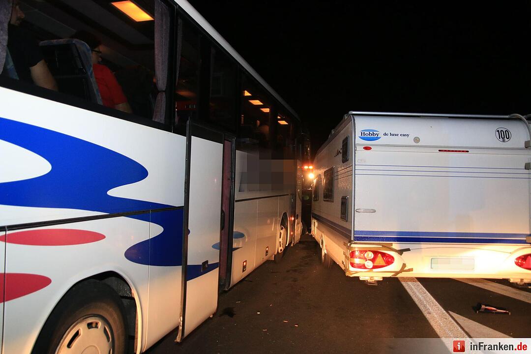 Unfall mit Reisebus auf der A73