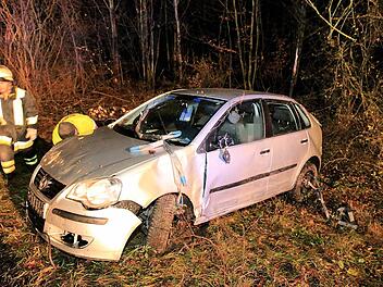 Unfall bei Buttenheim am 12. Dezember 2015 Foto: Ferdinand Merzbach
