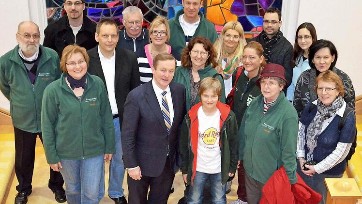 Die Höchstadter Gruppe mit Enda Kenny (vorne, 2. v. l.)