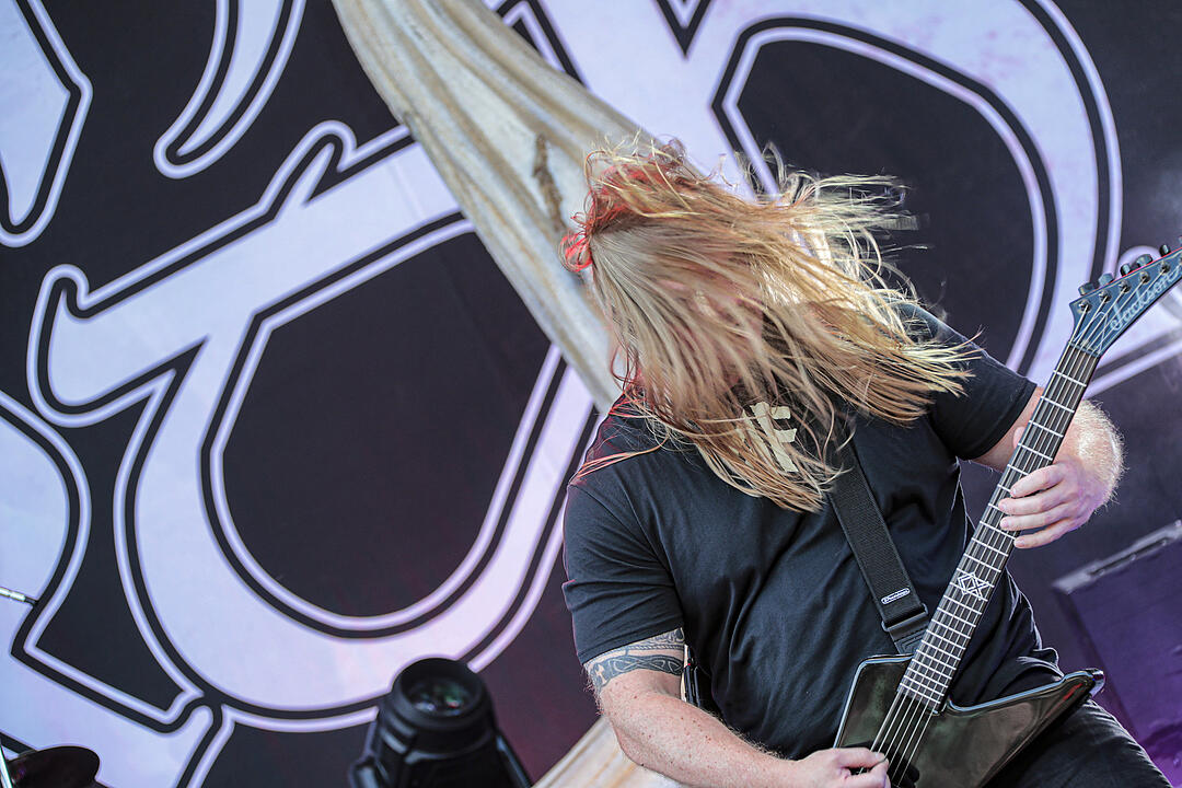 Amon Amarth bei Rock im Park 2019: Ganz viel Metal und Feuer bringt die Fans zum Durchdrehen