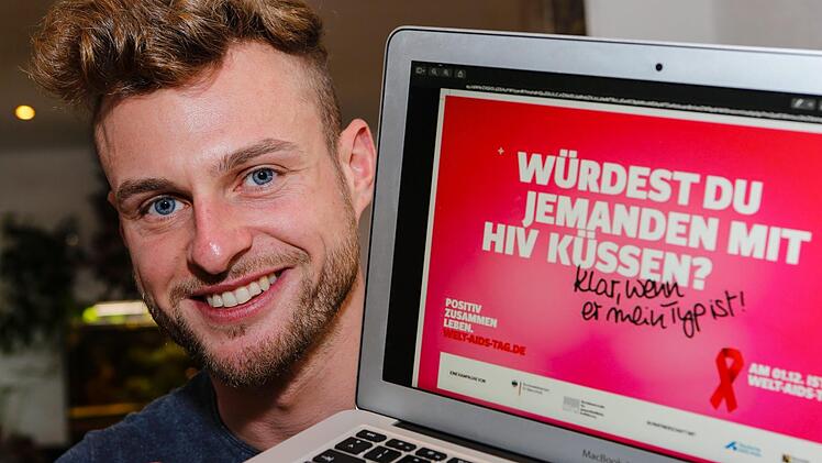 Hat sein Glück trotz HIV gefunden: Sebastian Süß aus Franken. Nun möchte der 27-Jährige andere durch das "Buddy-Projekt" der Deutschen Aidshilfe unterstützen. Foto: Matthias Hoch
