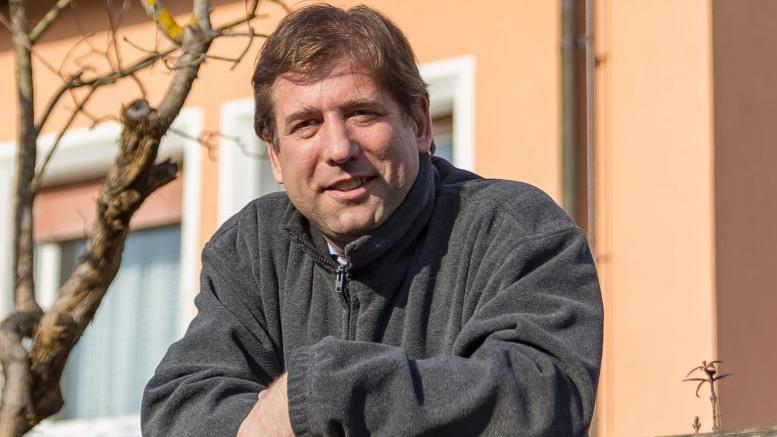 Hermann Ulm schaut optimistisch auf den  15. März: Der amtierende Forchheimer Landrat würde gerne weitere sechs Jahre im Chefsessel des Landratsamtes Platz nehmen. Foto: Stephan Großmann