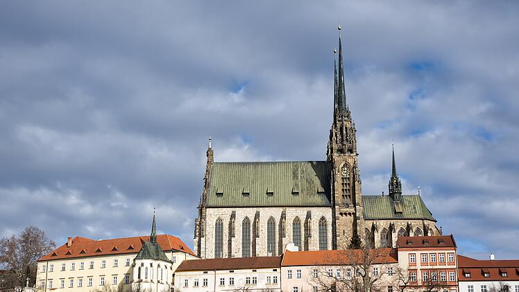 Brünn, die zweitgrößte Stadt Tschechiens, ist für ihre lebhafte Kultur- und Theaterszene bekannt.