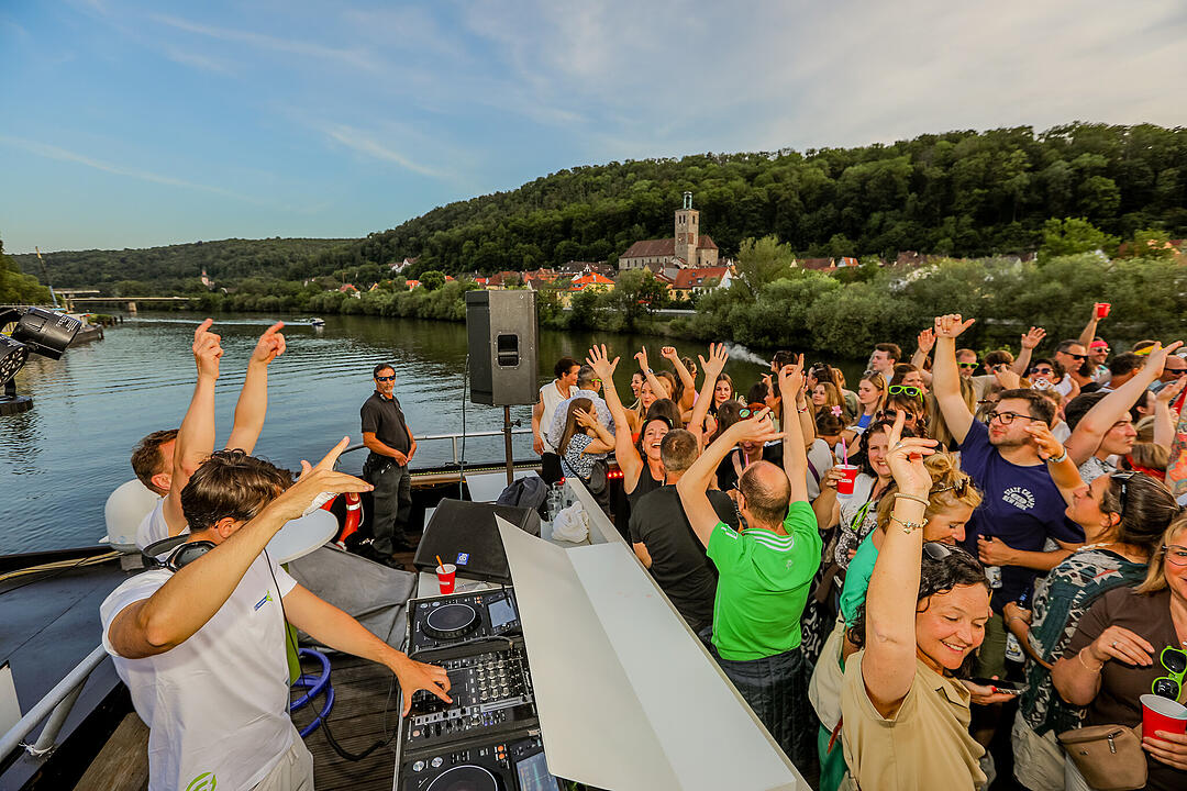 Auf drei Decks wurde richtig gefeiert!