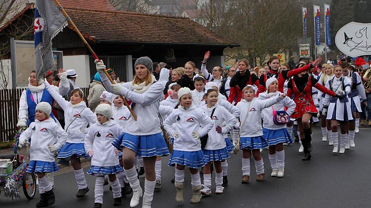 Die "Dancing-Fire" und Garden führten den Zug an. Foto: Günther Geiling