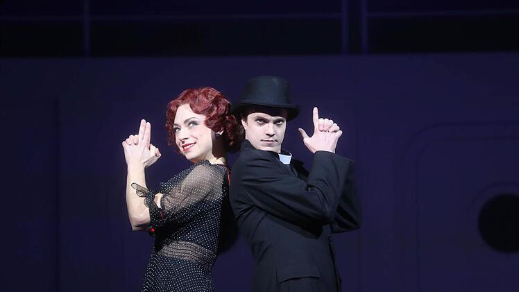 Schwungvolle Premiere: Reichlich Beifall gab es für die Neuinszenierung von "Anything Goes" am Landestheater Coburg. Foto: Henning Rosenbusch