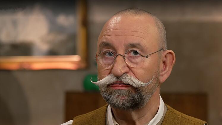 "Du hast so sch&ouml;ne &Auml;uglein!" Horst Lichter (64) war in der Montagsausgabe von "Bares f&uuml;r Rares" (ZDF) von einer Verk&auml;uferin besonders angetan: "Ein sch&ouml;nes Gem&auml;lde, eine bezaubernde Dame", begr&uuml;&szlig;te der Moderator Maja Zimdars-Kaus (68) zirpend und lobte dann die Augen der Rentnerin: "Die strahlen so sch&ouml;n!"