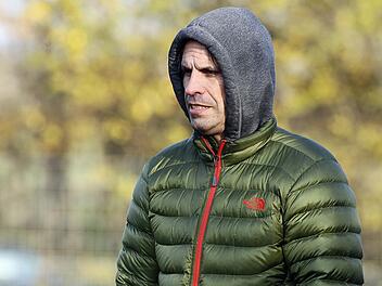 Gerd Schimmer bei seinem letzten Spiel als Trainer der DJK Don Bosco Bamberg gegen die DJK Ammerthal (1:1) am 13. November Foto: sportpress