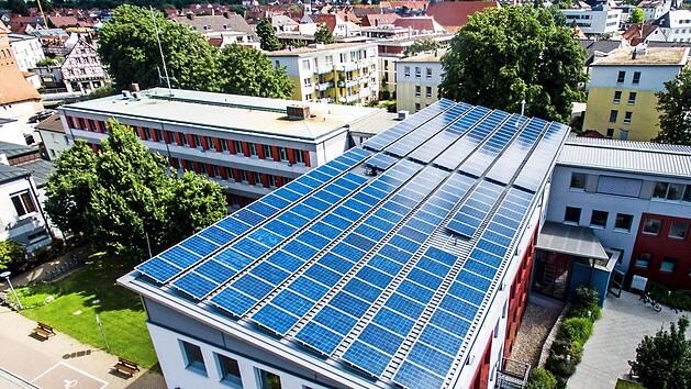Das Solardach auf dem Landratsamt Forchheim Foto: PR