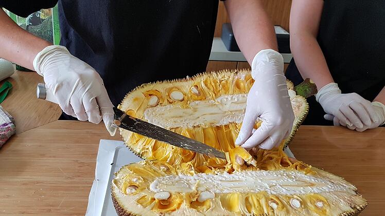 Fleisch und Kerne sind vielseitig verwendbar.Maria L&ouml;ffler