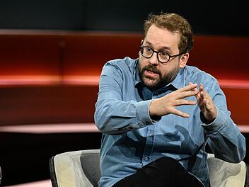 Kriegsreporter Paul Ronzheimer erkl&auml;rte emotional, wie einpr&auml;gsam sein Einsatz in Butscha und Irpin war.