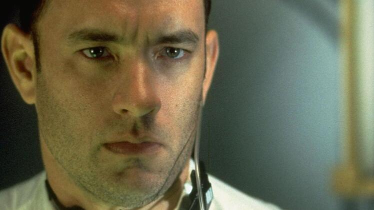 Am 11. April 1970 wird von Cape Canaveral aus das Raumschiff Apollo 13 gestartet, das auf dem Mond landen soll. An Bord ist unter anderem der Astronaut James A. Lovell (Tom Hanks).