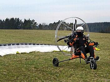 Ein sehr exklusives Start und Landerecht soll Josef Brehm für sein Motorschirm-Trike nahe Königsfeld erhalten. Je nach Windstärke benötigt das 27 PS starke Fluggerät einen Rollweg von zwei bis 15 Metern. Foto: pr