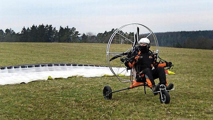 Ein sehr exklusives Start und Landerecht soll Josef Brehm für sein Motorschirm-Trike nahe Königsfeld erhalten. Je nach Windstärke benötigt das 27 PS starke Fluggerät einen Rollweg von zwei bis 15 Metern. Foto: pr