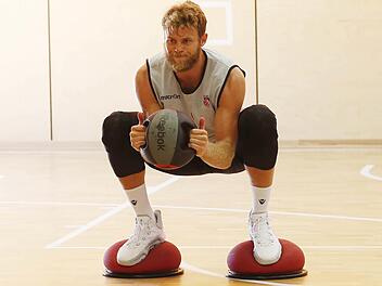 Nicolo Melli beim Krafttraining. Fotos: Daniel Löb