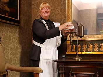 Regina Steidle, Museumsteam Obere Saline, als Zofe Marie in der historischen Bismarck-Wohnung. Foto: Gerhard Nixdorf