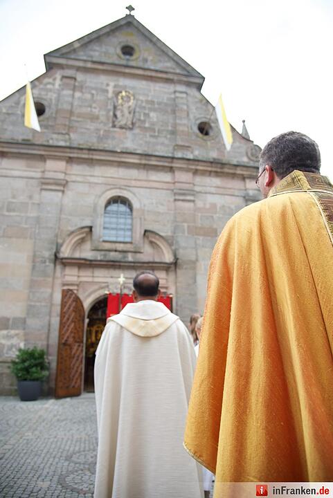 Nach einjähriger Kirchensanierung: Hannberg feiert die Wiedereröffnung der Wehrkirche der Pfarrei Geburt Mariens Hannberg