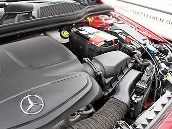 Seit einigen Tagen werden Moll-Batterien serienmäßig in Mercedes-Fahrzeuge eingebaut. Foto: Matthias Einwag