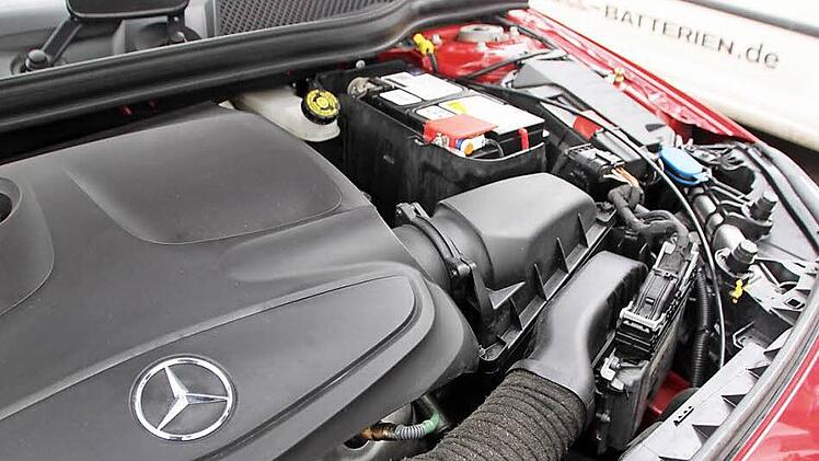 Seit einigen Tagen werden Moll-Batterien serienmäßig in Mercedes-Fahrzeuge eingebaut. Foto: Matthias Einwag