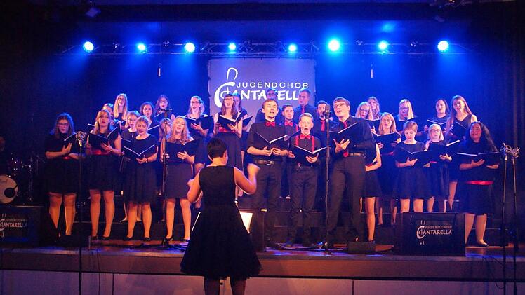 Manchmal steht "Cantarella" auch ganz klassisch mit Liedmappen auf der Bühne.