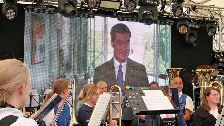 Ministerpräsident Markus Söder war beim politischen Frühschoppen des TSV  Thundorf immerhin mit einer Videobotschaft präsent. Foto: Dieter Britz
