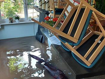 Unwetter in Adelsdorf: Altes Wohnhaus geflutet