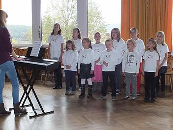 Die Stangenrot(h)kelchen gaben beim Kartoffelfest eine Kostprobe ihres Könnens.  Foto: Björn Hein