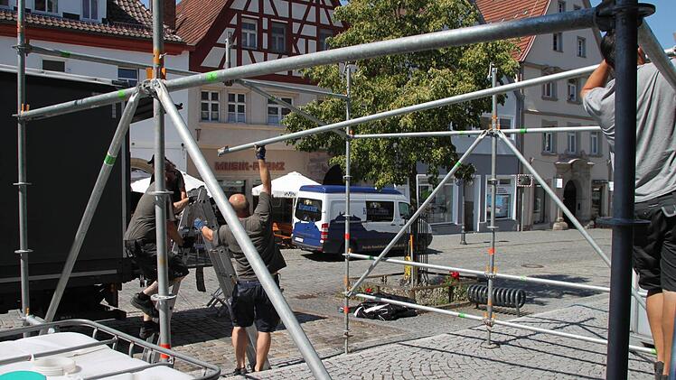 Auch im Oberen Markt laufen die Vorbereitungen für das Altstadtfest.