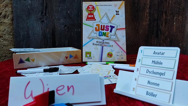 Spiele-Test Just One: Pflichtprogramm für jede Party
