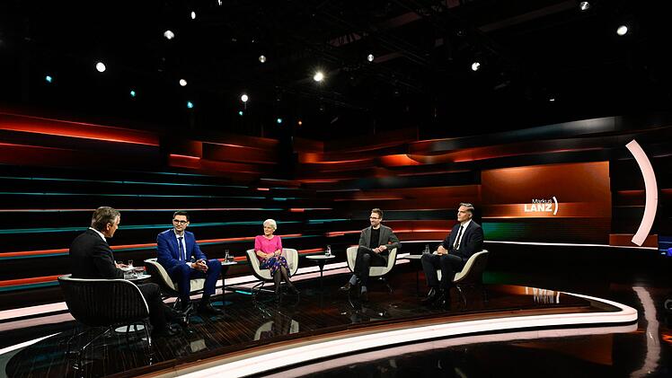 Markus Lanz (links) diskutierte am Mittwochabend mit CDU-Politiker Sepp Müller (zweiter von links), Journalistin Ulrike Herrmann (Mitte), Journalist Veit Medick (zweiter von rechts) und Journalist Frederik Pleitgen.