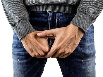 In Malaysia ist ein 16-Jähriger mit seinem Penis in einem Abflussrohr stecken geblieben. Symbolbild: pixabay/derneuemann