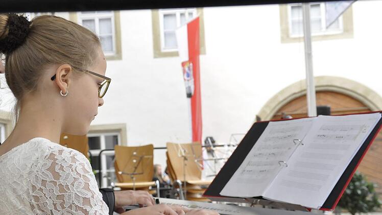 Paula Junginger am E-Piano Foto: Peter Klopf