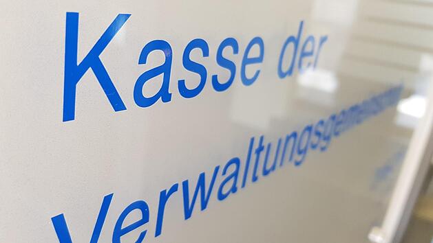 In den kommunalen Kassen werden wegen der Corona-Krise zunehmend Minus-Zahlungen verbucht. Die St&auml;dte und Gemeinden im Landkreis Ha&szlig;berge stehen vor einschneidenden Problemen. Unser Bild entstand im Verwaltungsgeb&auml;ude in Ebern. Foto: Eckehard Kiesewetter