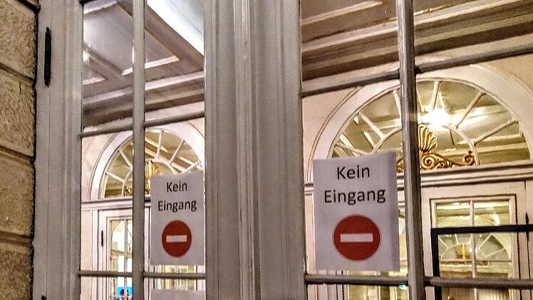 Lockdwon von innen wegen zahlreicher Corona-Fälle: Das Landestheater Coburg sagt alle Vorstellungen bis Mitte April ab.